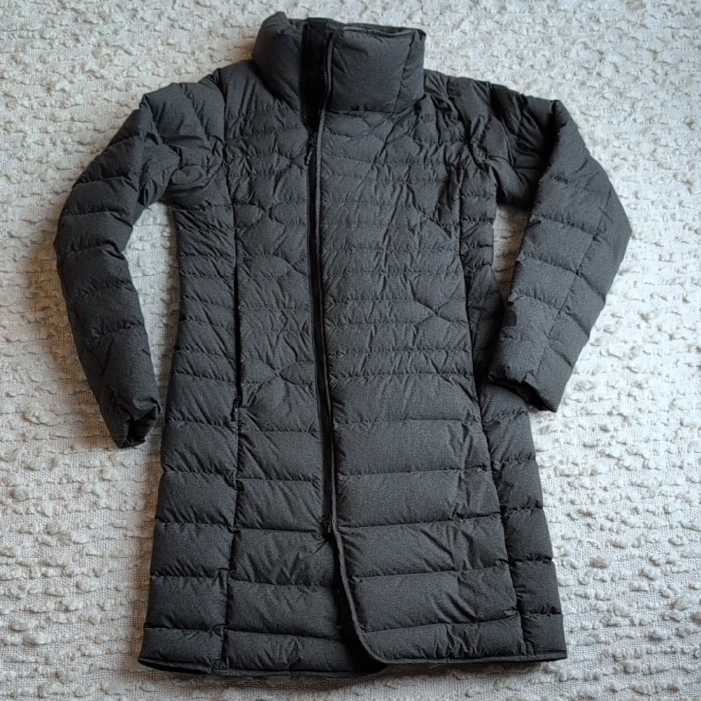 The North Face 550 Goose Down Quilted Gray Puffer Jacket Knee Length Small